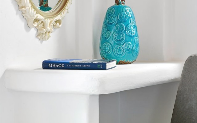 Lithos Luxury Rooms - Adults Only