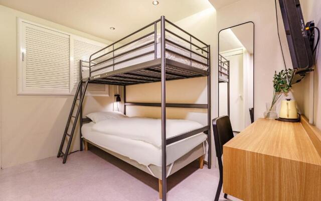 Hotel Less Seoul