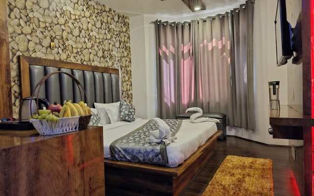 Seven Hills Hotel Srinagar
