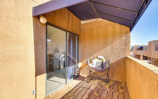 1 Mi to Unm: Convenient Albuquerque Townhome!