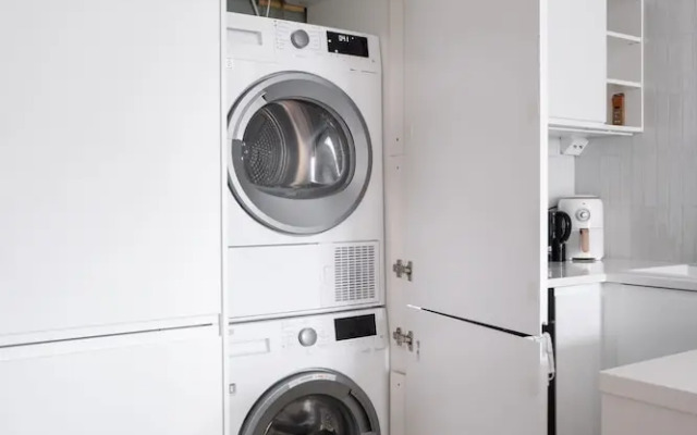 Modern Top-Floor Apt. in Helsinki