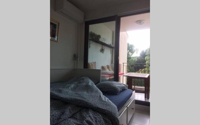 La Petite Cachette - Pool and 150m to the beach