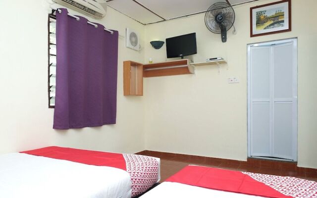 OYO 89928 ACF Guest House