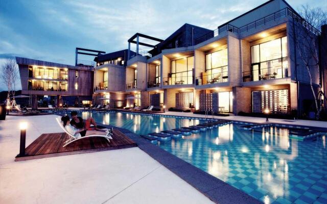 Uljin French Paper Pool Villa