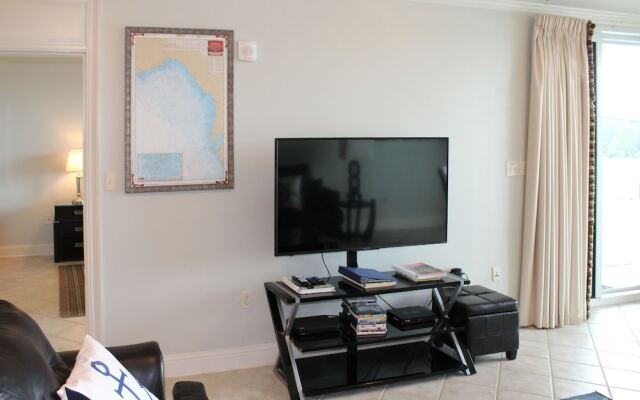 Whar305x 2 Bedroom Condo