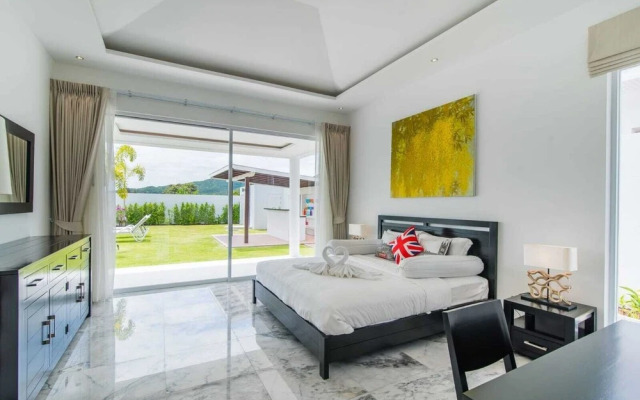 Luxury Modern 4 Bedroom Pool FH108