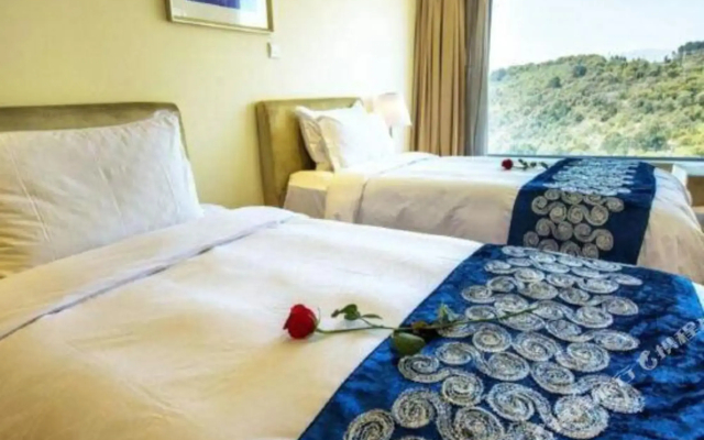 Qinglang Holiday Hotel Fuxian Lake