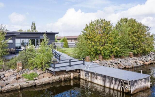 Reelinki Seafront Villa Aava