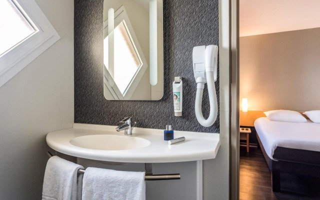 ibis Thonon Centre Hotel