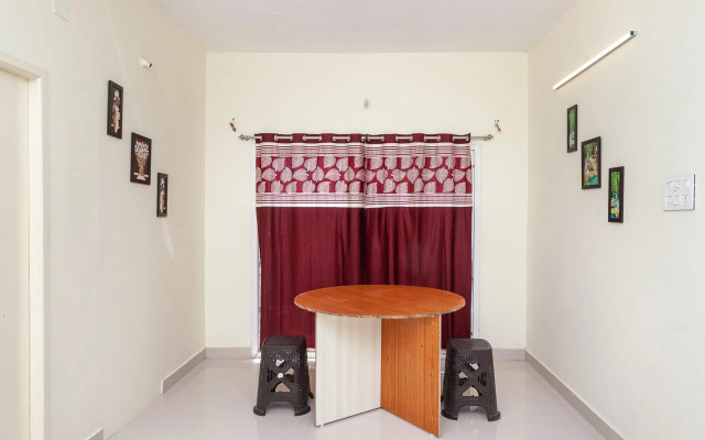 OYO 28658 The Swarg Residence