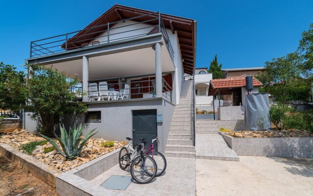 Nice Apartment in Maslenica With 2 Bedrooms and Wifi