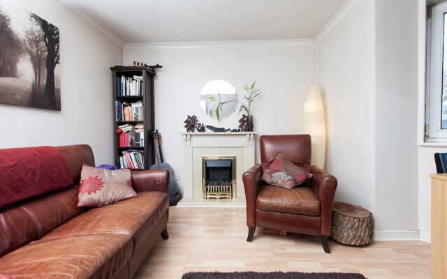 Cozy, Complete Flat for 4 in Leith