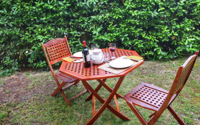 Boutique Cottage in Poggibonsi with Pool
