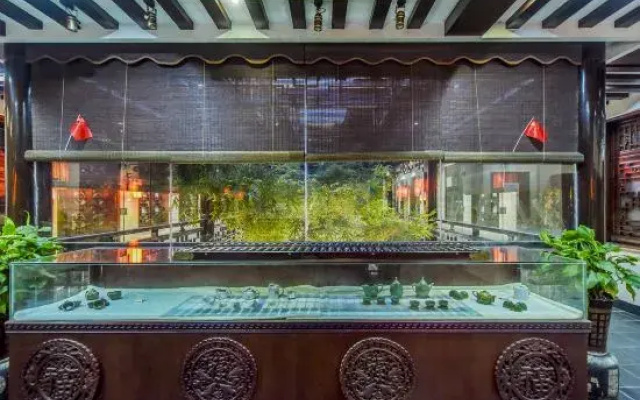 Shangsu Yuehulou Inn (Yueyang Building Scenic Area)