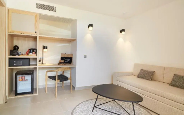 Invisa Hotel Club Cala Blanca