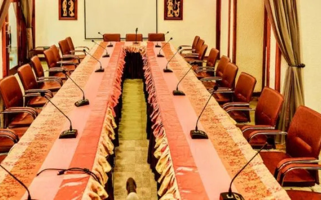 Cari Hotel
