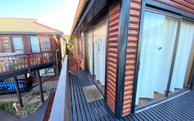 Hummingbird Chalet 23 Houtboschbaai