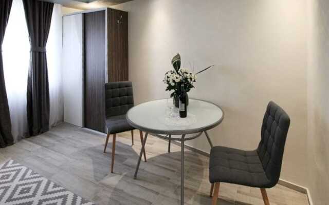 Alessio Premium Rooms - Triple Bedroom