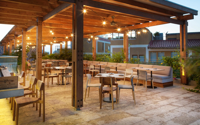 Nacar Hotel Cartagena, Curio Collection by Hilton