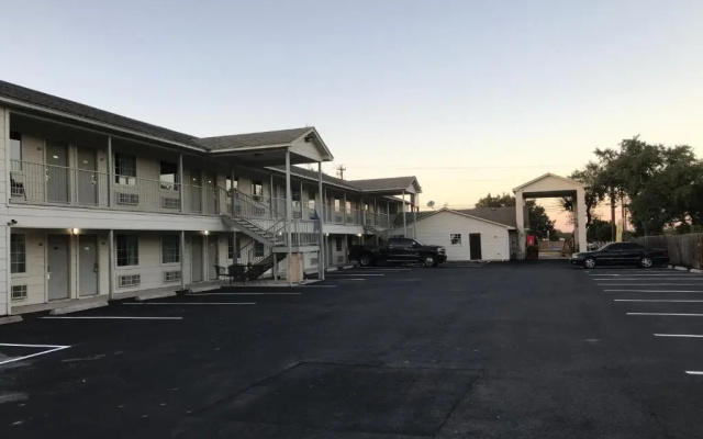 Cedar Creek Inn