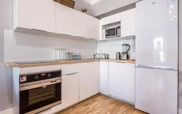 White Residence 4rooms - City Center