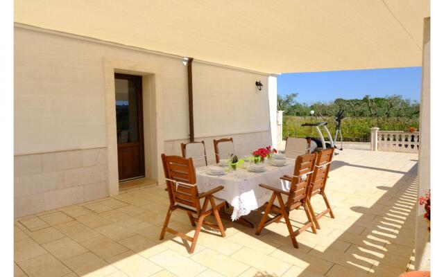 Tenuta con due Abitazioni Indipendenti e Piscina