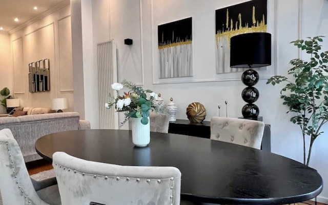 Cozy for 9 Guests Brussels Midi Station