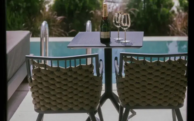 Lan-Go Luxury Living