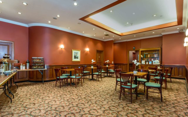 Chelsea Savoy Hotel