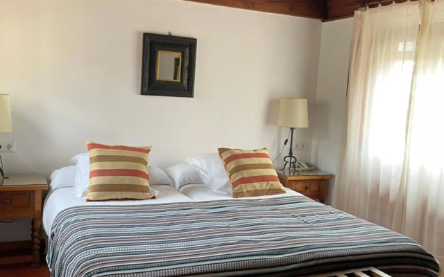 Santa Isabel la Real Hotel