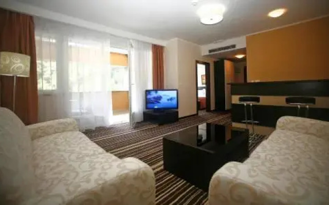 Garden City Hotel & Resort