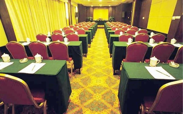 Mingzhao Hot Spring International Hotel