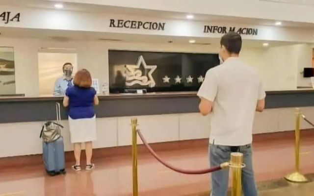 Hotel Cristina Suites