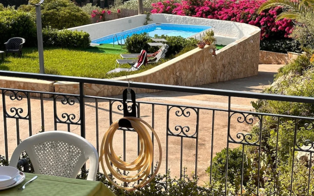 Rock Garden Villa in Isola