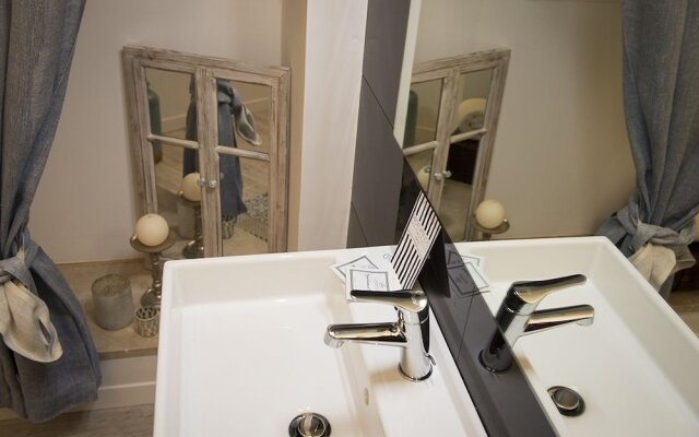 So & Leo Guest House