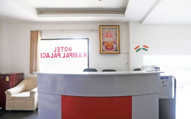 Oyo 13306 Rampal Palace