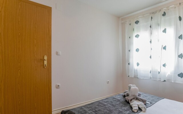 Attractive Apartment in Mastrinka near Sea Beach