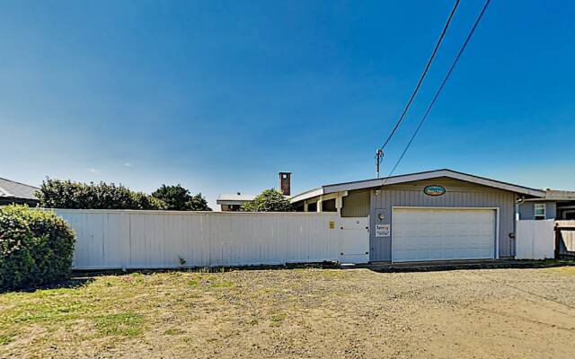 4612 SW Pacific Coast Hwy Home