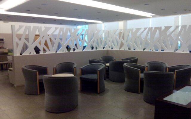 B&B Madrid Aeropuerto T1 T2 T3