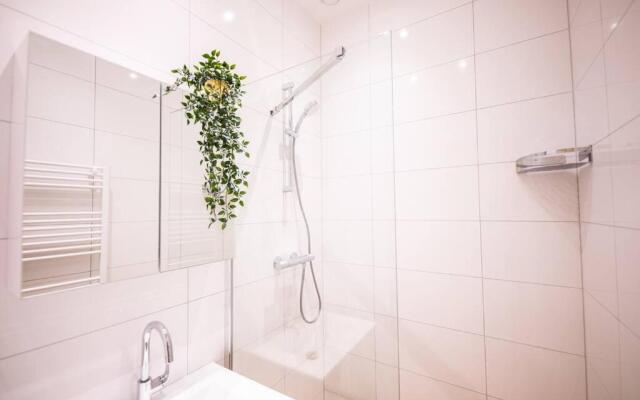 Friendly 2 Bedroom Serviced Apartment 54m2 -MST40F-