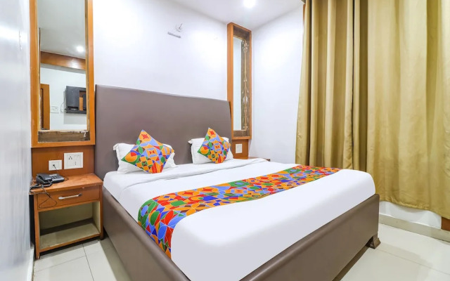 FabHotel Nand