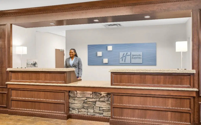 Holiday Inn Express & Suites Wilmington-Newark by IHG