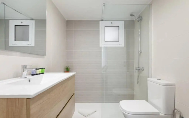 Art House Renoir Plaza Universitat Sant Antoni