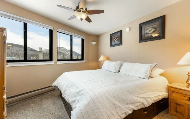 The Mall 1429 1 Bedroom Condo