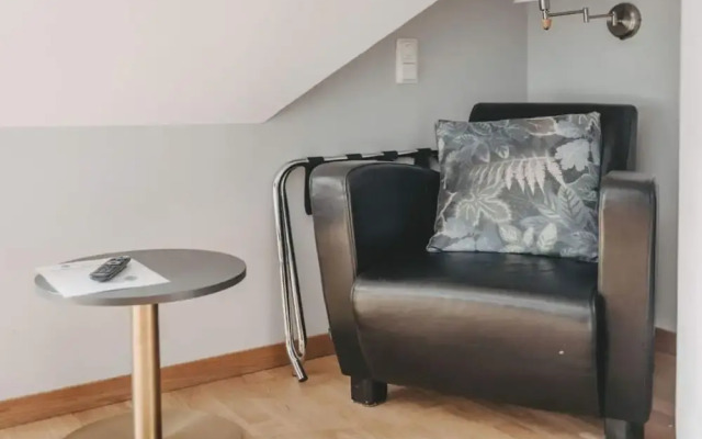 Cosy 4 Star Room With Free Breakfast