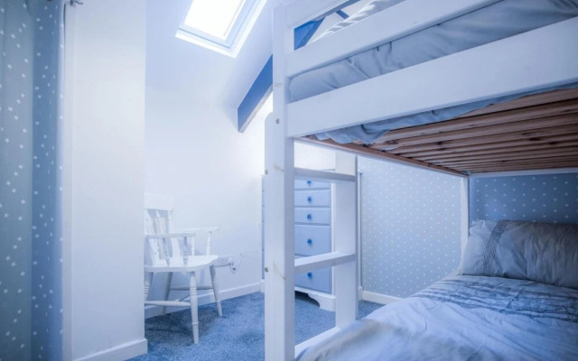 The Penthouse At The Mews - 2 Bedroom Apartment - Tenby