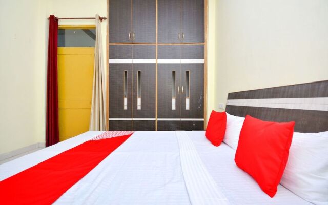 OYO 40306 White House