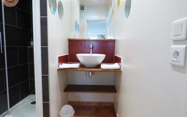 ALC - A523 - 4 min PALAIS AND BEACHES