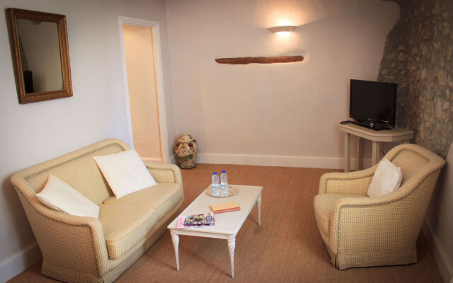 Les Carmes and spa