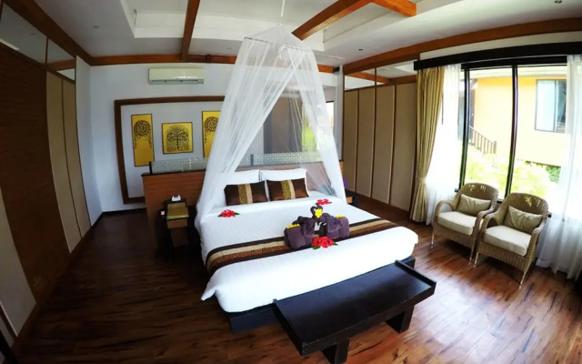 Phi Phi Long Beach Bungalow